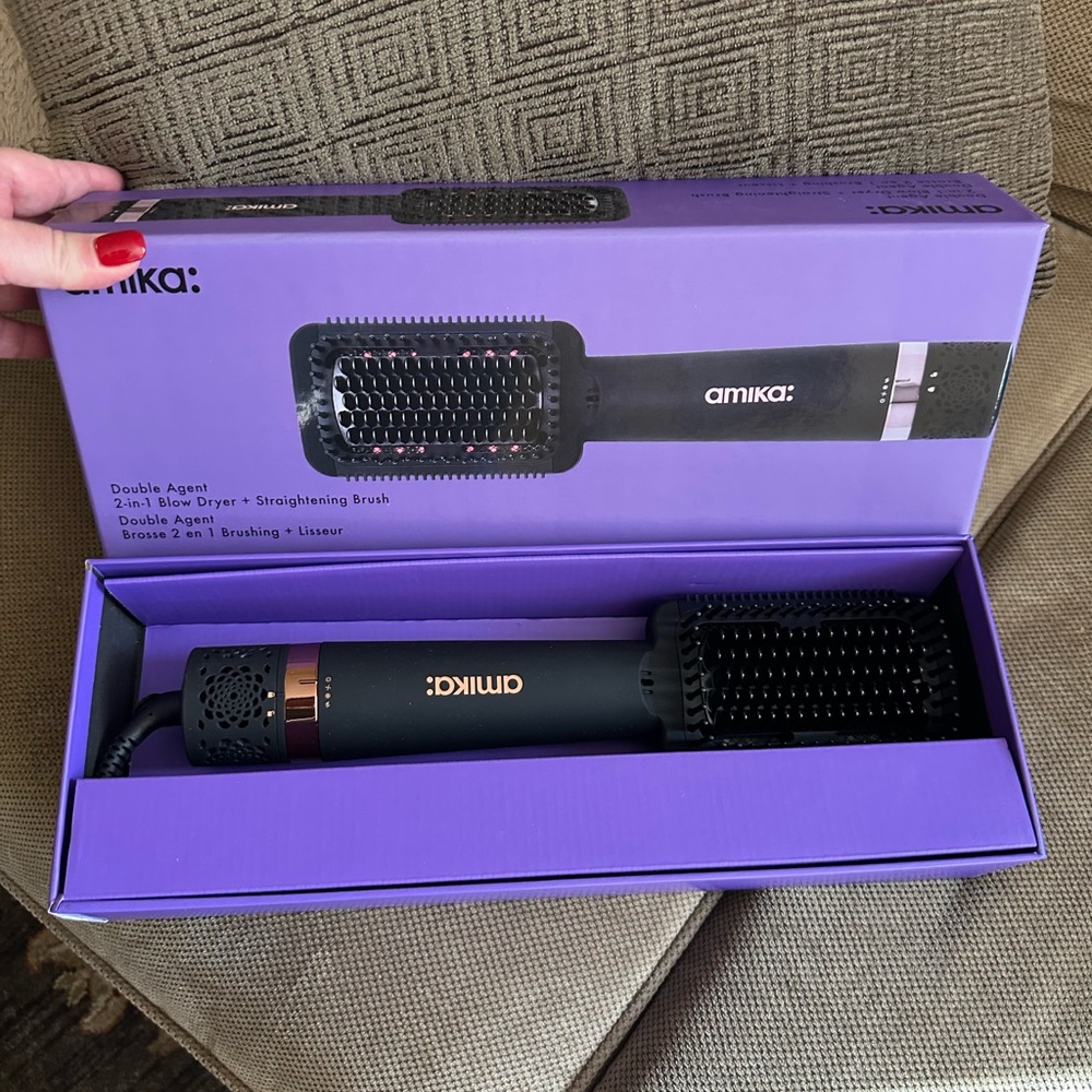 Amika Double agent 2-in-1 straightening blow dryer brush